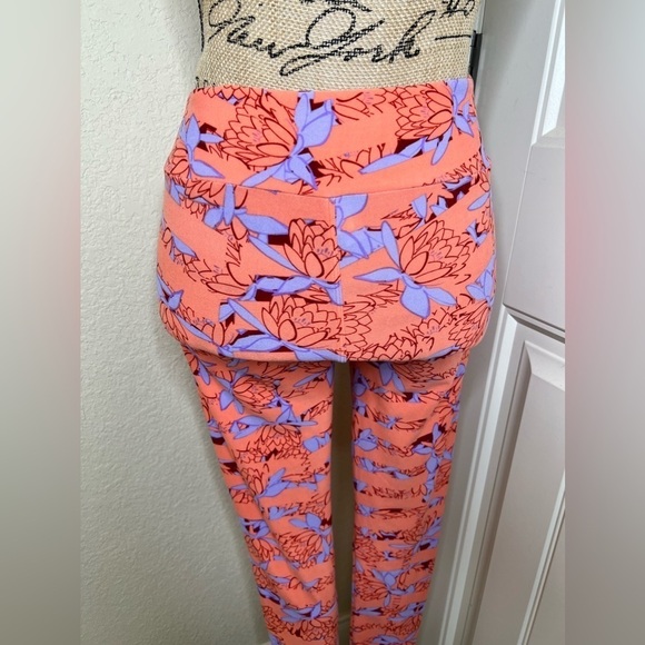 LuLaRoe Peachy Orange, Red & Purple Lotus Print OS Leggings - Picture 9 of 11